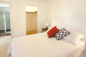 Spinnakers Loft 3 Bed Apartment - Sunshine Coast Guide 6