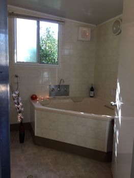 Albany Happy Days Caravan Park - Sunshine Coast Guide 2