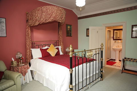 Forgandenny Bed & Breakfast - Sunshine Coast Guide 6