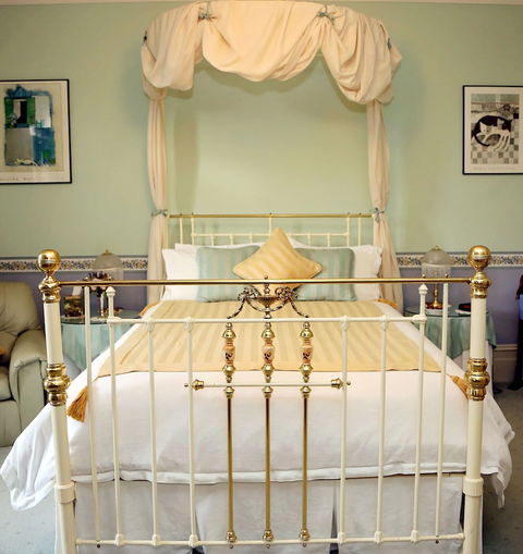 Forgandenny Bed & Breakfast - Sunshine Coast Guide 4