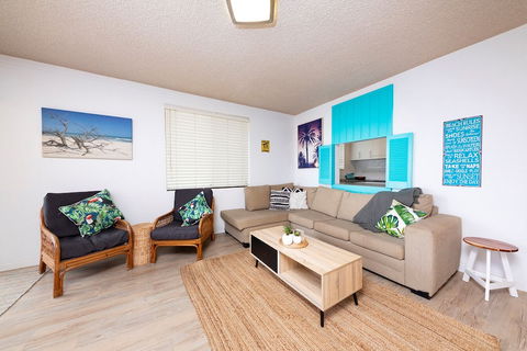 Hibiscus Court Unit 4 - Sunshine Coast Guide 0