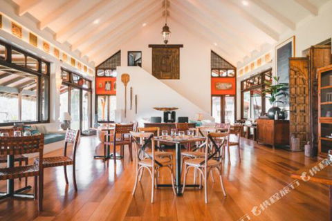 Paradise Cove Resort - Sunshine Coast Guide 1