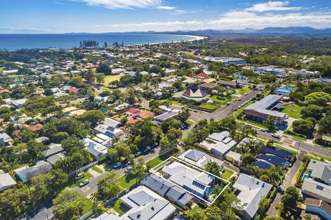 A PERFECT STAY - Stanhope Byron - Sunshine Coast Guide 3