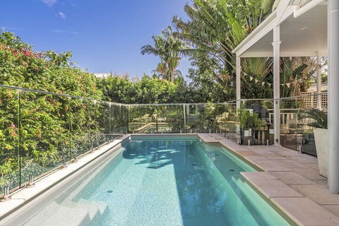 A PERFECT STAY - Stanhope Byron - Sunshine Coast Guide 5
