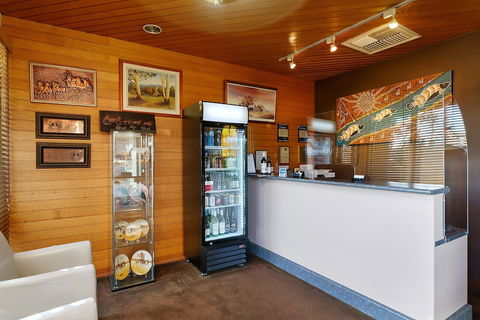 Best Western Stagecoach Motel - Sunshine Coast Guide 4