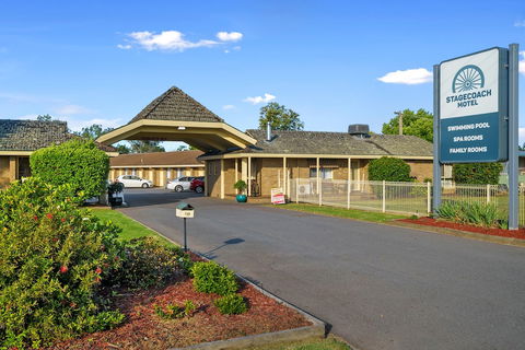 Best Western Stagecoach Motel - Sunshine Coast Guide 1