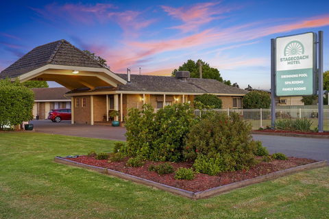 Best Western Stagecoach Motel - Sunshine Coast Guide 0