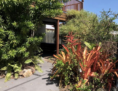 Five 3 Five - The Beachside Barracks - Sunshine Coast Guide 5