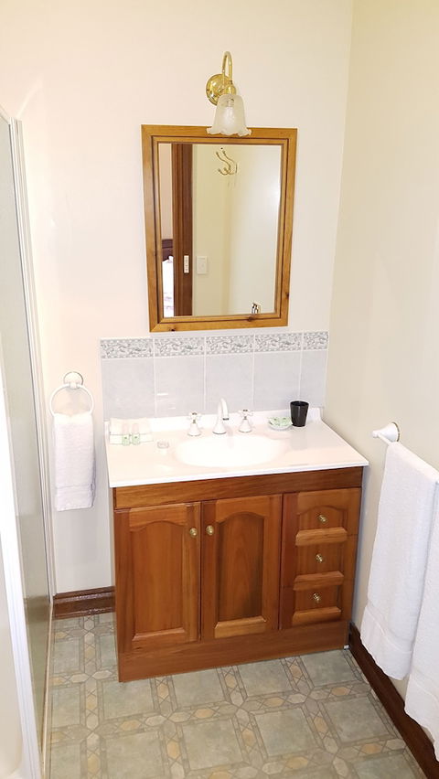 The Postmaster Inn BnB - Sunshine Coast Guide 2