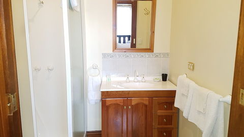 The Postmaster Inn BnB - Sunshine Coast Guide 6