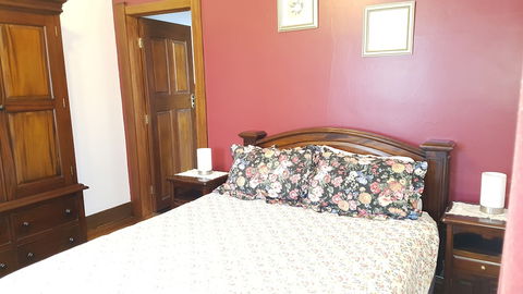 The Postmaster Inn BnB - Sunshine Coast Guide 3