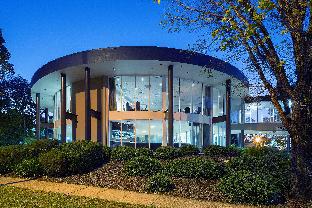Premier Hotel & Apartments - Sunshine Coast Guide 0