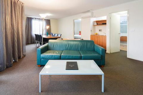 Premier Hotel & Apartments - Sunshine Coast Guide 1