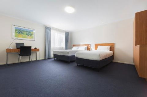 Premier Hotel & Apartments - Sunshine Coast Guide 6