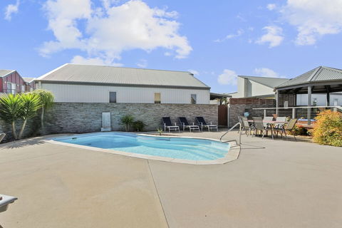 Apartments On Church - Unit 7 - Sunshine Coast Guide 0