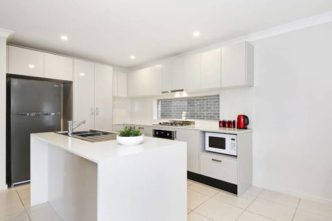 Alpine Place Villas - Sunshine Coast Guide 0