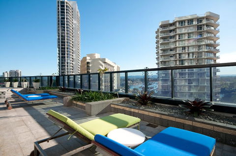 Apartment Stay - Circle On Cavill - Sunshine Coast Guide 0