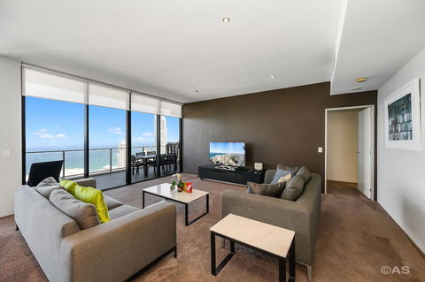 Apartment Stay - Circle On Cavill - Sunshine Coast Guide 5