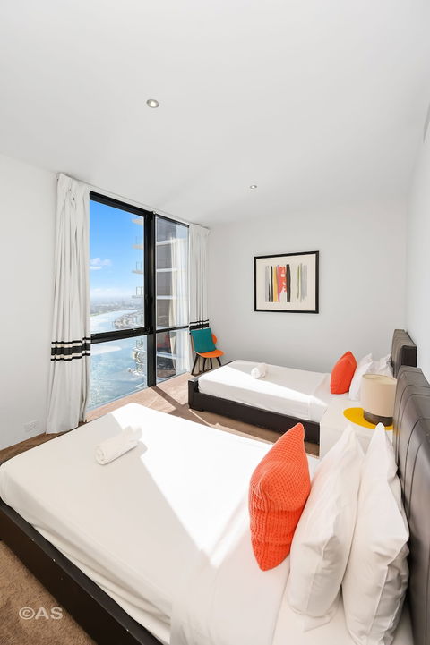 Apartment Stay - Circle On Cavill - Sunshine Coast Guide 1