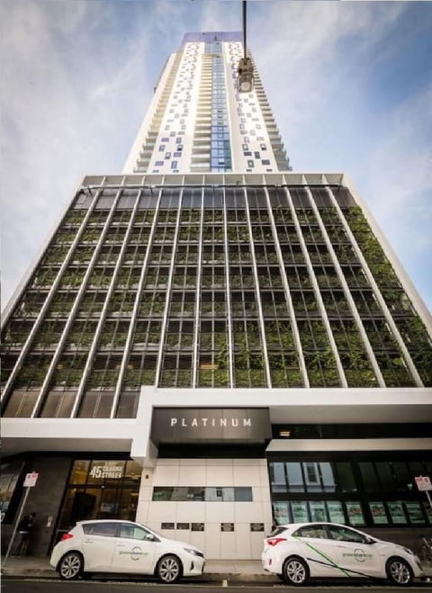 Southbank Platinum Tower Apartment - Sunshine Coast Guide 0