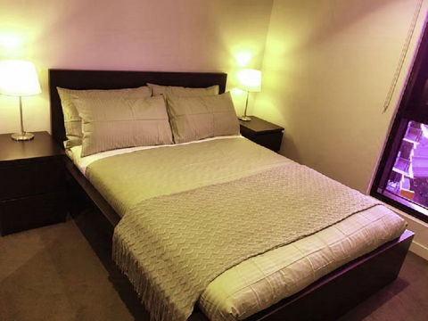 Southbank Platinum Tower Apartment - Sunshine Coast Guide 6