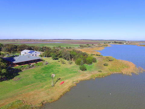 Jury Road Orchard - Sunshine Coast Guide 1