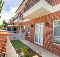 Brand New Townhouse - Sunshine Coast Guide