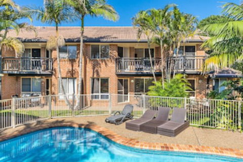 Bayside Court Apartments - Sunshine Coast Guide 0