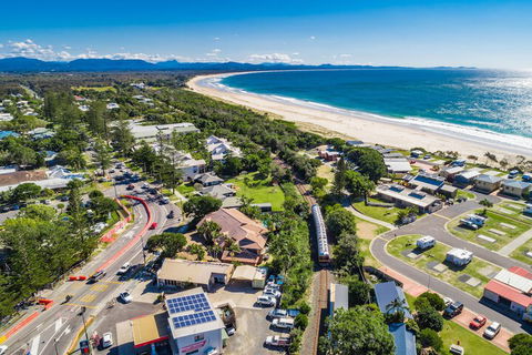 Bayside Court Apartments - Sunshine Coast Guide 1