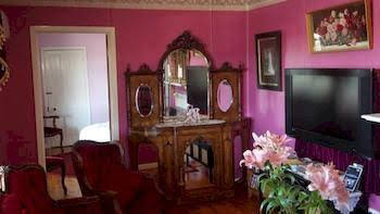 Town View Guesthouse - Sunshine Coast Guide 0