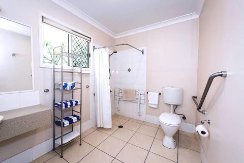 Cypress Pines Studio Villas - Sunshine Coast Guide 1