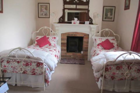 Cottage On Gunning - Sunshine Coast Guide 5