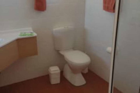 Tenterfield Golf Club Fairways Lodge - Sunshine Coast Guide 5