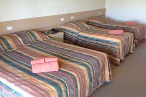 Tenterfield Golf Club Fairways Lodge - Sunshine Coast Guide 3