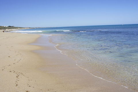 Beach Front The Wedge - Adults Only - Sunshine Coast Guide 3