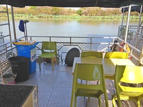 Mary River House Boats - Sunshine Coast Guide 0