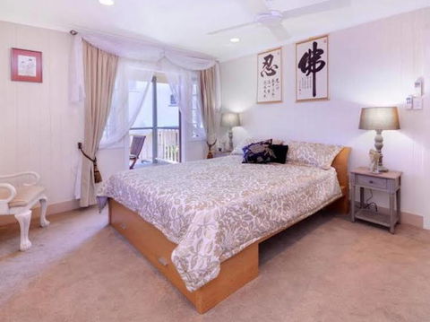 Fern Cottage Bed & Breakfast - Sunshine Coast Guide 0