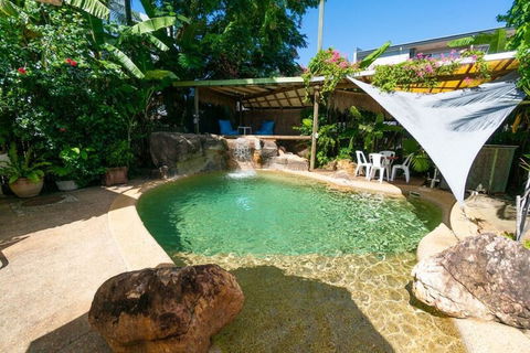 Floriana Guest House - Sunshine Coast Guide 1
