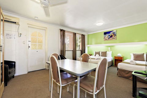 Riviera Motel Bundaberg - Sunshine Coast Guide 5