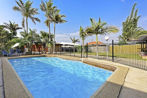 Riviera Motel Bundaberg - Sunshine Coast Guide 3