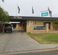 Hilltop Motel - Sunshine Coast Guide