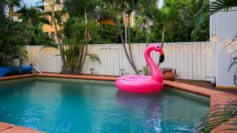 Toowong Central Motel Apartments - Sunshine Coast Guide 0