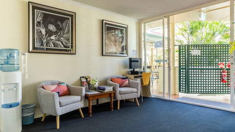 Toowong Central Motel Apartments - Sunshine Coast Guide 5