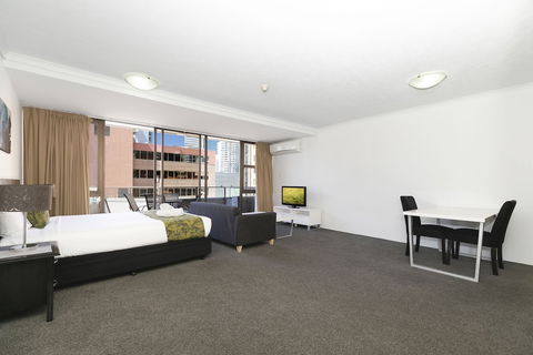 The Astor Apartments - Sunshine Coast Guide 1