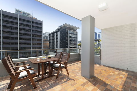 The Astor Apartments - Sunshine Coast Guide 6
