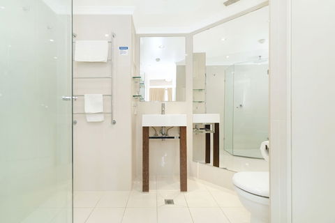 The Astor Apartments - Sunshine Coast Guide 5