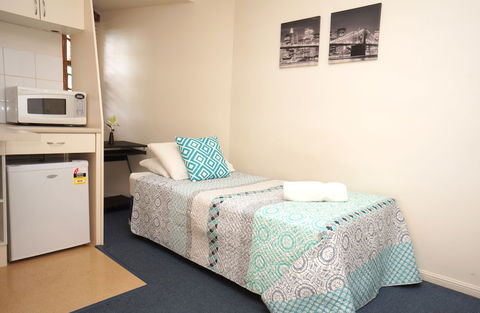 Ellie's Guesthouse - Sunshine Coast Guide 5