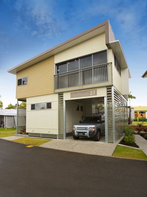 Brisbane Holiday Village - Sunshine Coast Guide 2