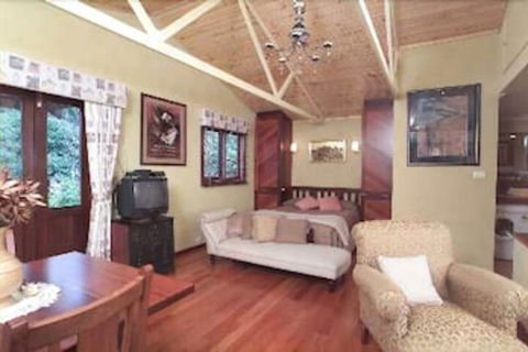 Ford House Retreat - Sunshine Coast Guide 6