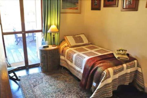 Ford House Retreat - Sunshine Coast Guide 5